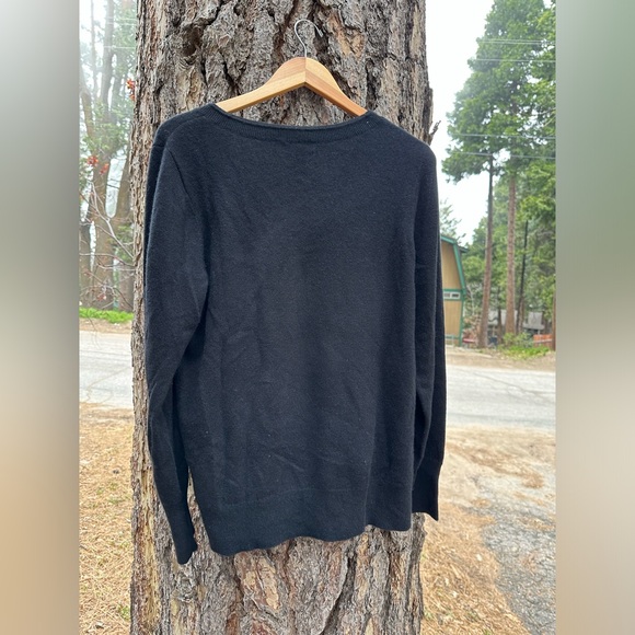 Halogen Black 100% Cashmere V-Neck Sweater - Picture 2 of 4